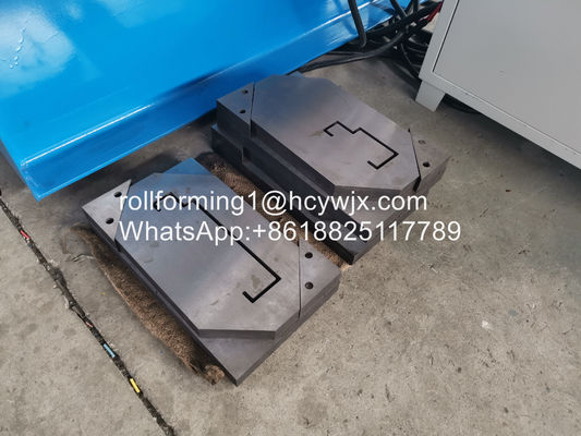 15KW 중국 구동 PLC 조절 도어 프레임 롤 성형기